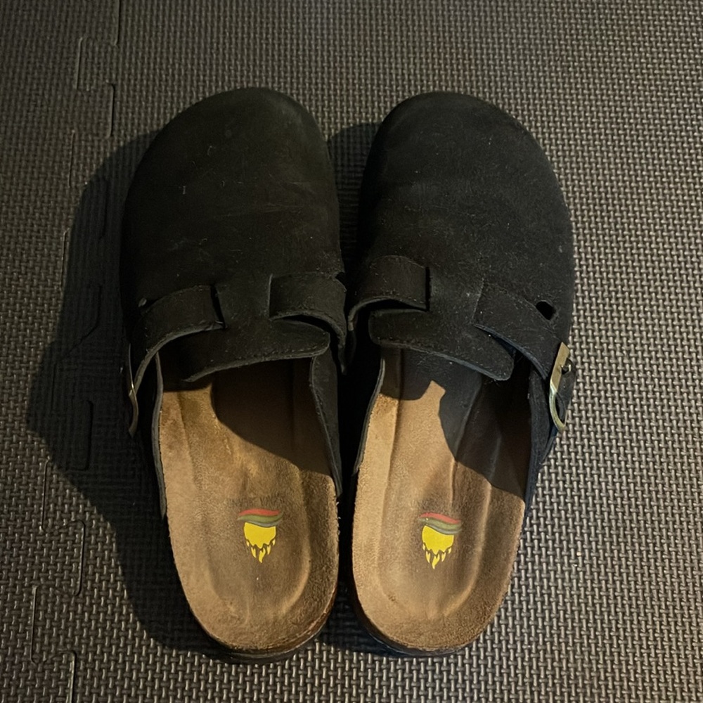 black clogs - Picture 2 of 2